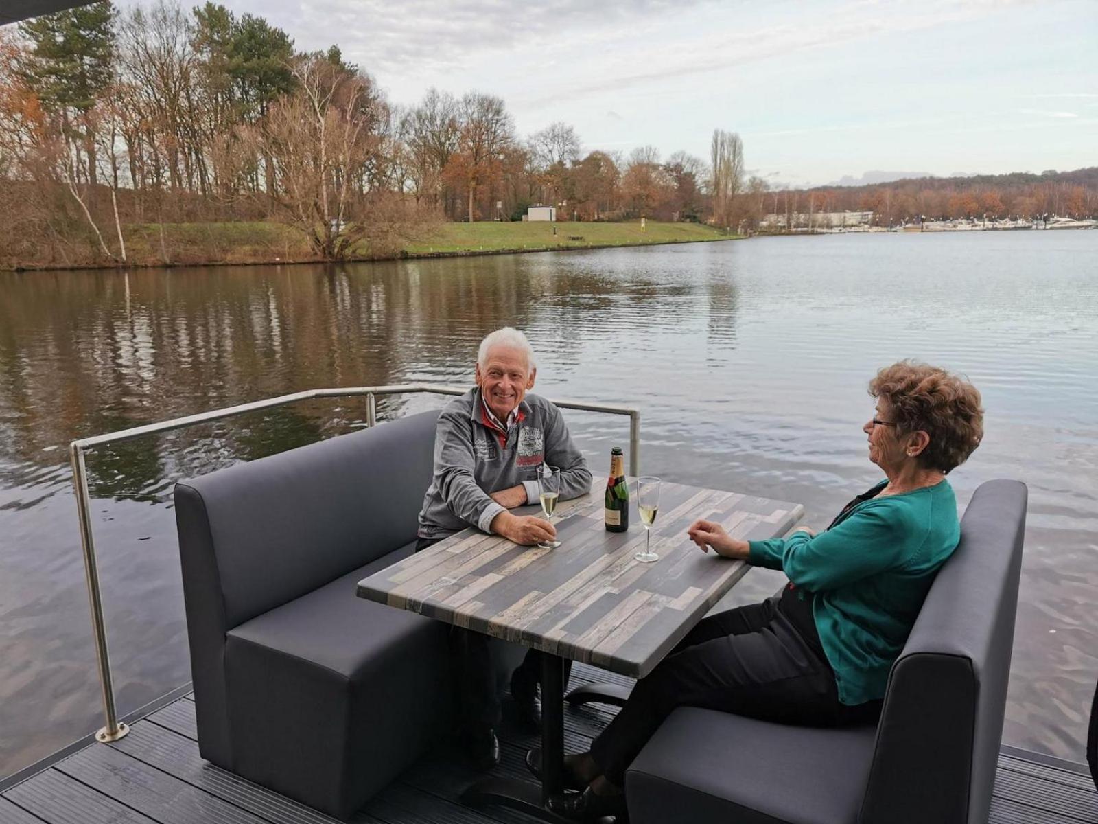 Houseboat Marina Mookerplas 4-6 Persons Plasmolen Dış mekan fotoğraf