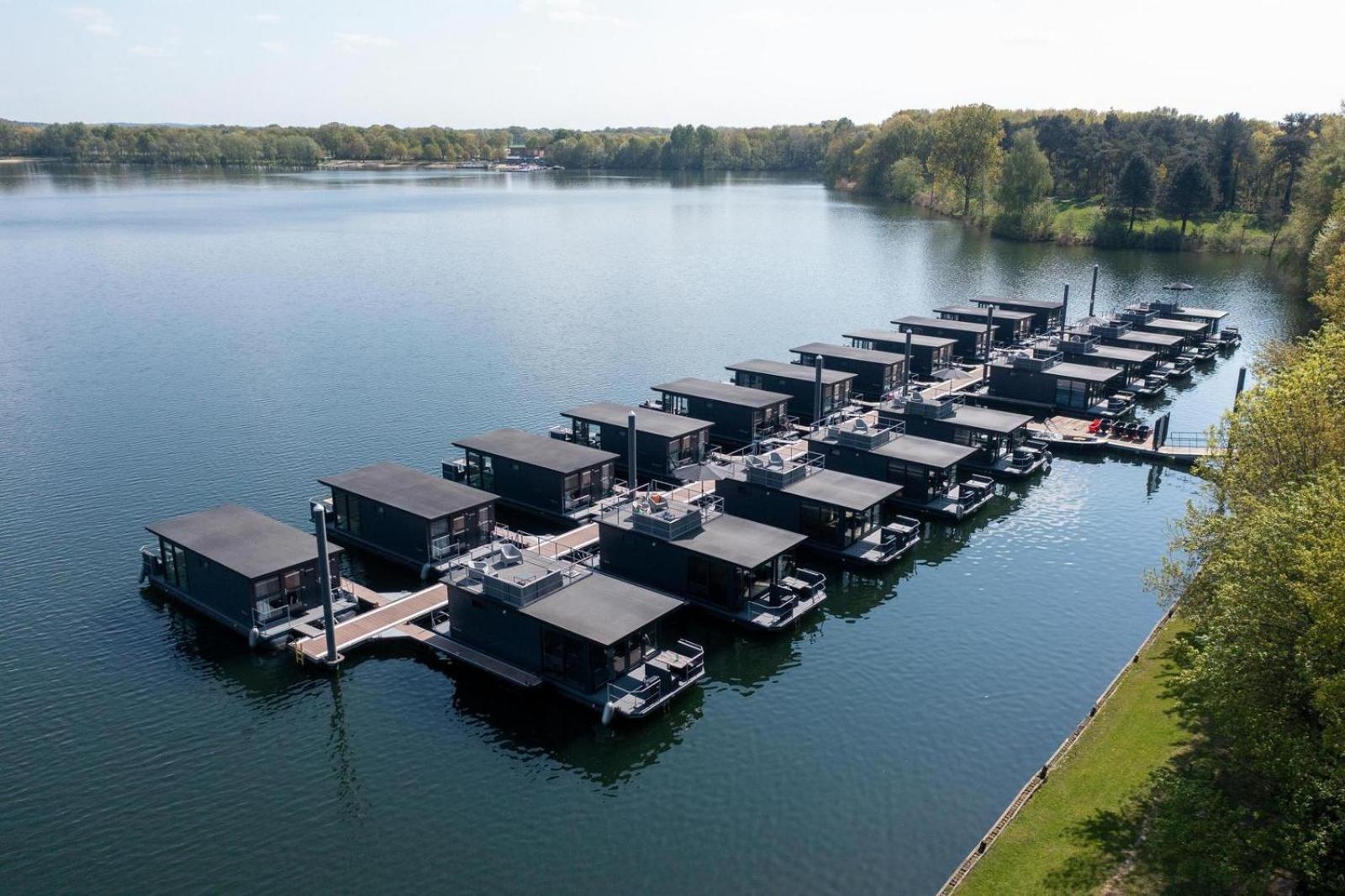 Houseboat Marina Mookerplas 4-6 Persons Plasmolen Dış mekan fotoğraf
