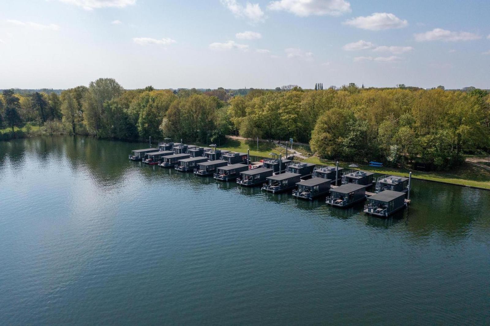 Houseboat Marina Mookerplas 4-6 Persons Plasmolen Dış mekan fotoğraf