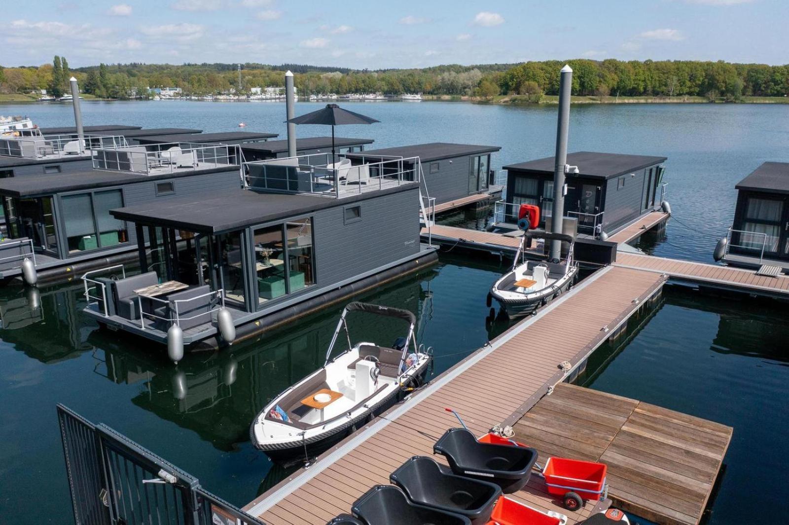 Houseboat Marina Mookerplas 4-6 Persons Plasmolen Dış mekan fotoğraf