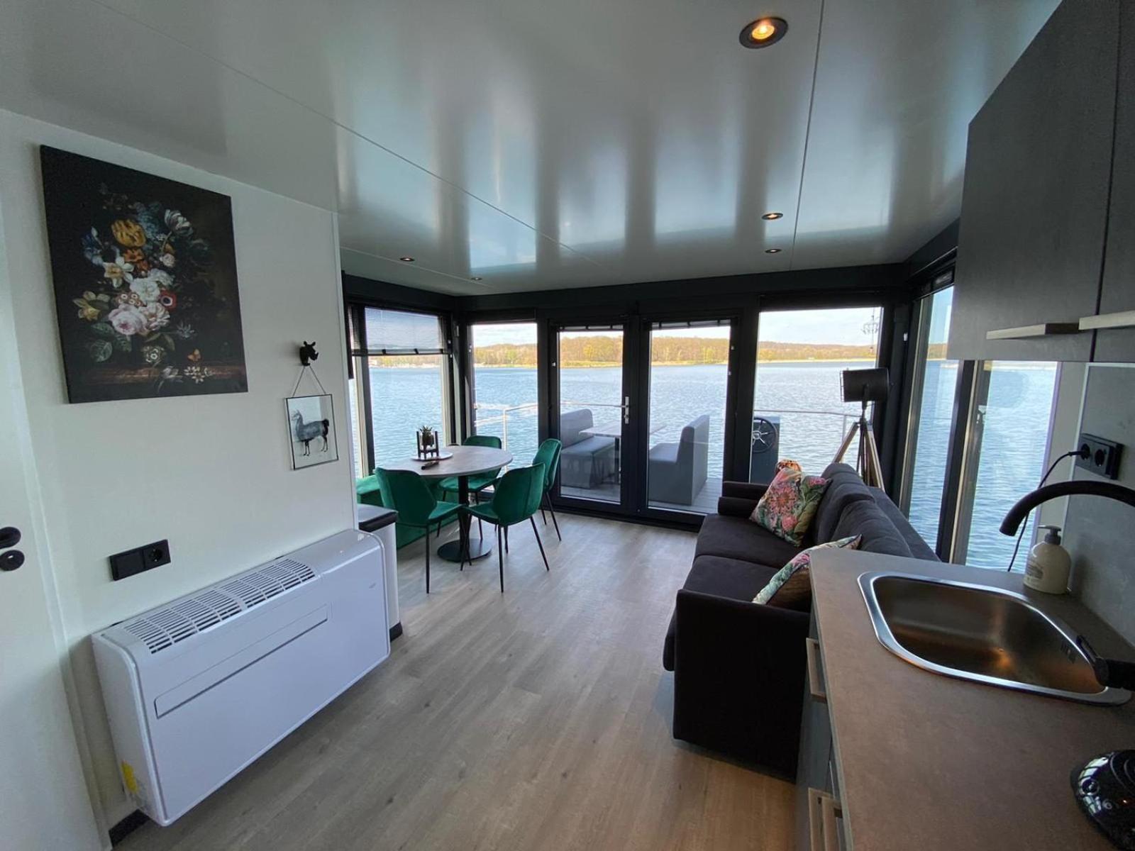 Houseboat Marina Mookerplas 4-6 Persons Plasmolen Dış mekan fotoğraf