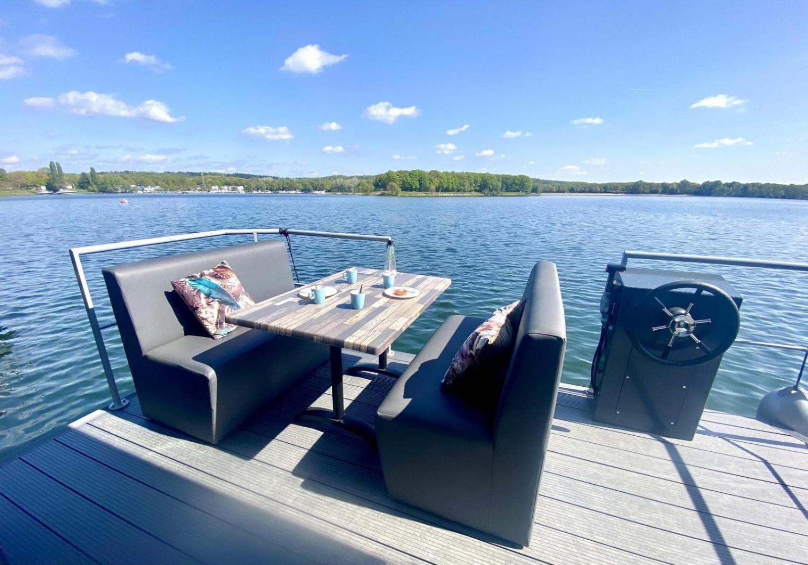 Houseboat Marina Mookerplas 4-6 Persons Plasmolen Dış mekan fotoğraf